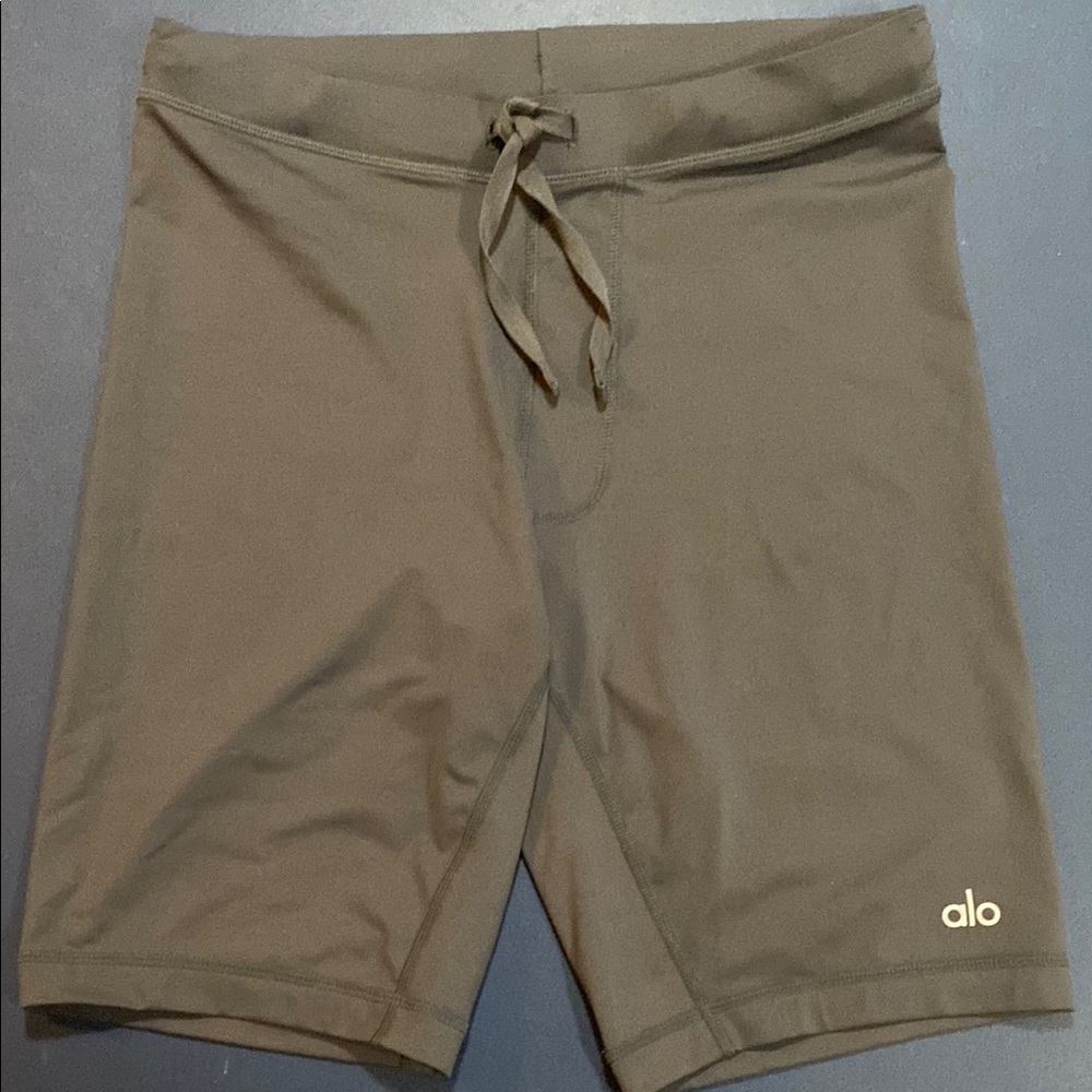 ALO Yoga LIKE NEW Women's Bike Shorts